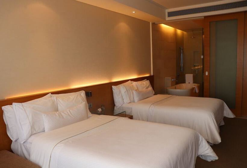 اتاق استاندارد با 2 تخت دوبل, The Westin Mumbai Garden City