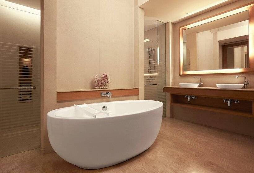 سوییت, The Westin Mumbai Garden City