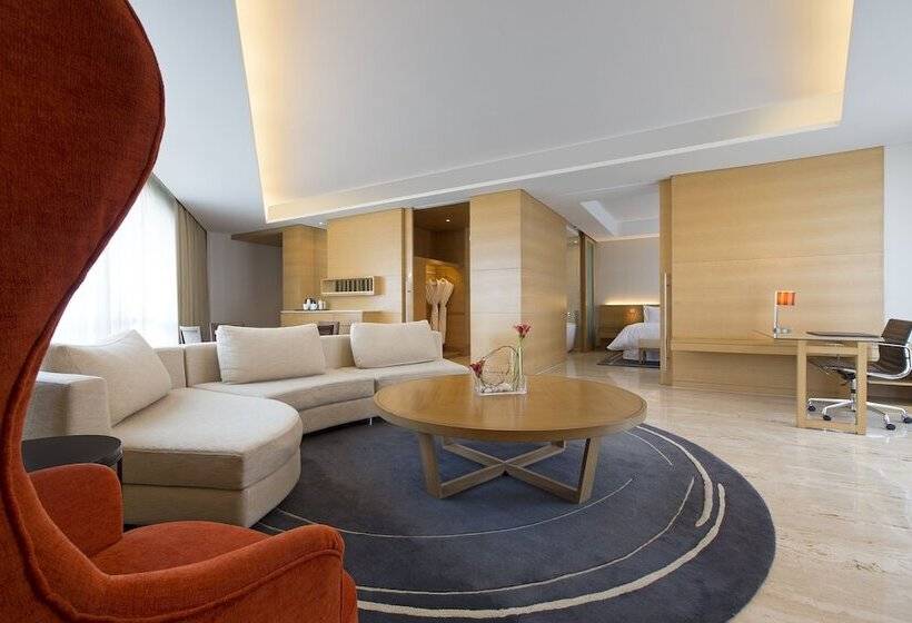Люкс, The Westin Mumbai Garden City