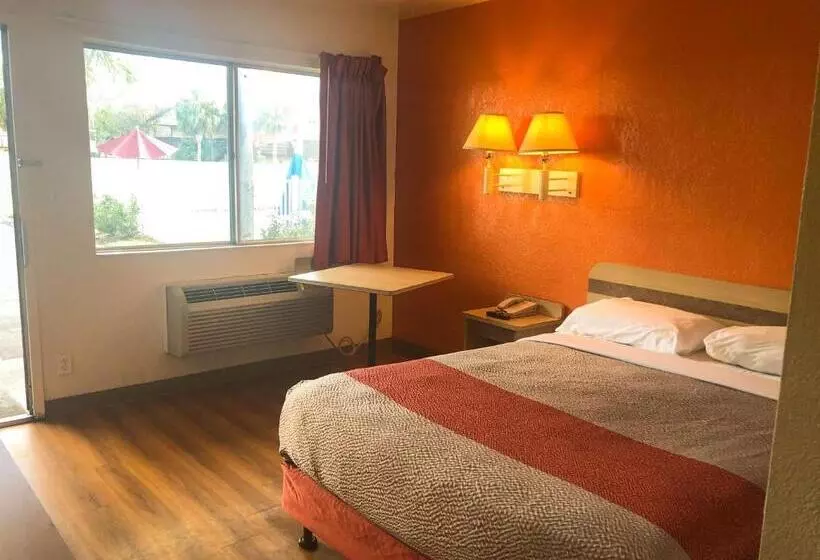 デラックスルーム, Motel 6jacksonville, Fl  Orange Park