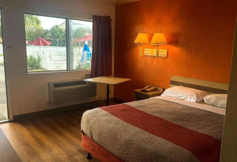 デラックスルーム, Motel 6jacksonville, Fl  Orange Park