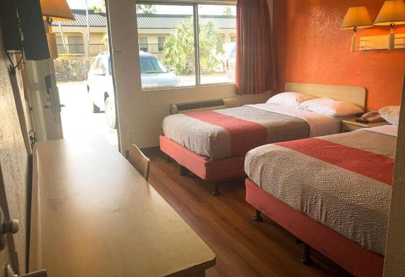 四人豪华间, Motel 6jacksonville, Fl  Orange Park