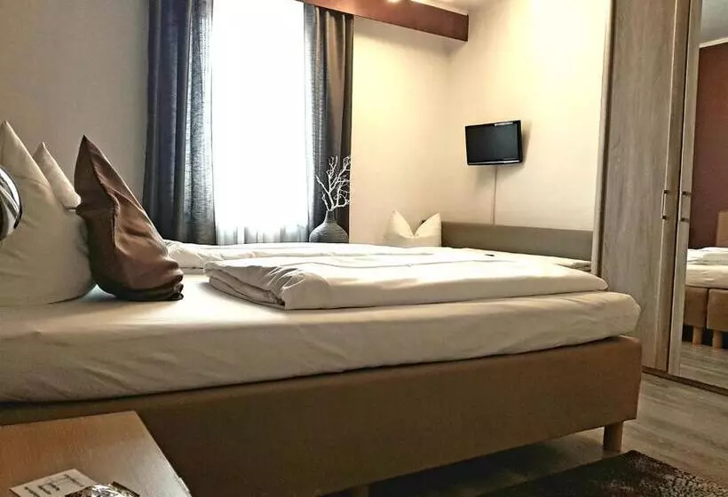 اتاق استاندارد سه نفره, Parkhotel Villingen Und Boardingzimmer