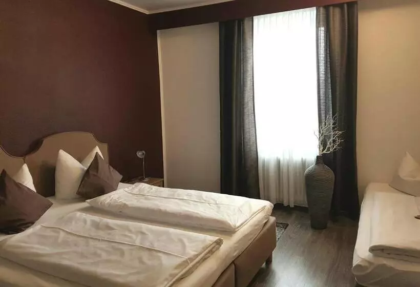 اتاق استاندارد سه نفره, Parkhotel Villingen Und Boardingzimmer