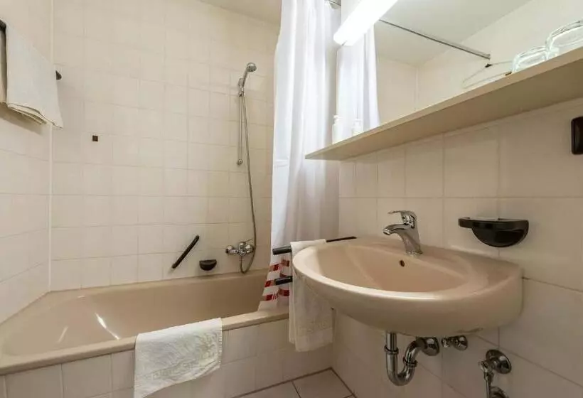 اتاق استاندارد سه نفره, Enjoyhotel Garni Korntal Stuttgart
