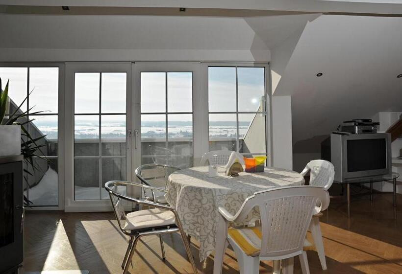 Люкс с Балконом, Geinberg Suites & Via Nova Lodges