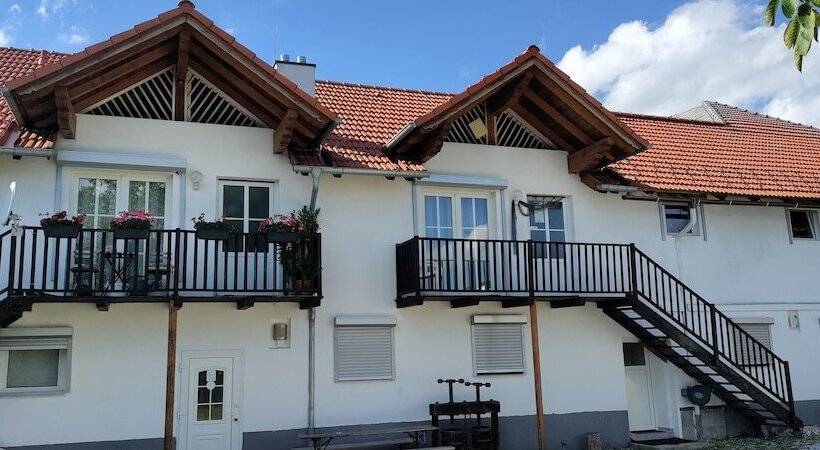 주니어 스위트, Geinberg Suites & Via Nova Lodges