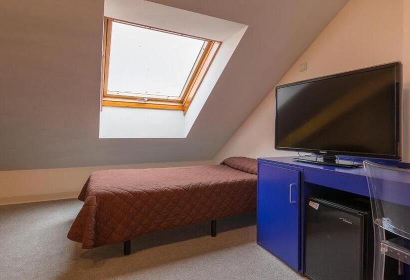 חדר סטנדרט לשלושה, Hostal Albany