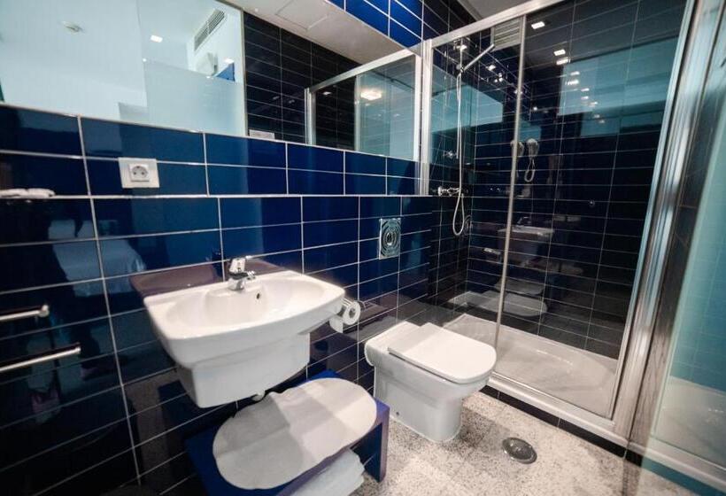 חדר סטנדרט לשלושה, Hostal Albany