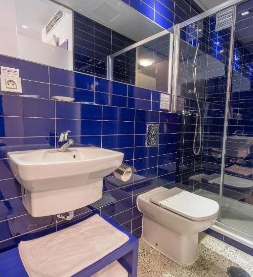 חדר סטנדרט לשלושה, Hostal Albany