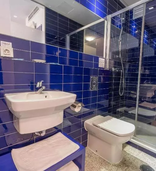 اتاق استاندارد سه نفره, Hostal Albany