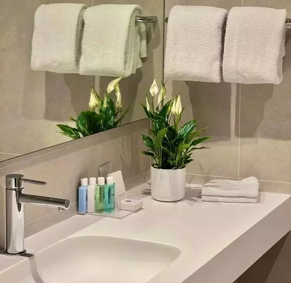 اتاق سوپریور, Aatu   Adults Only