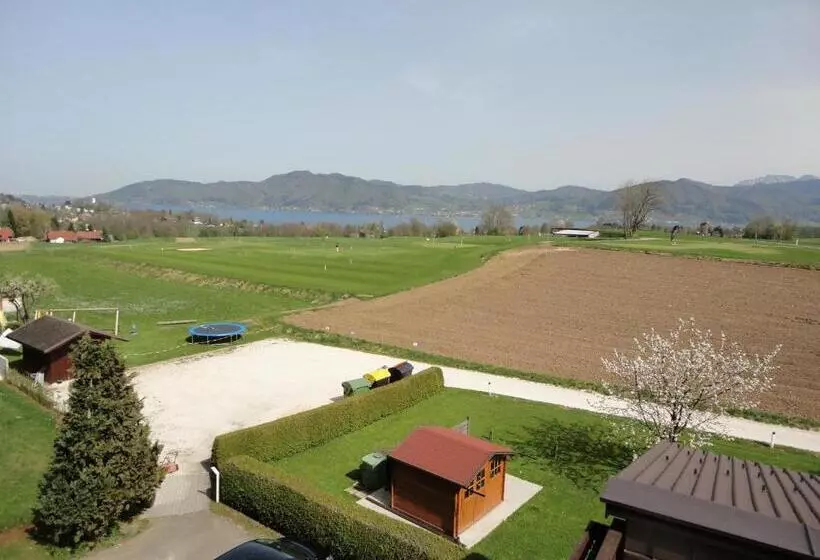 Sviitti, Alpenblick Attersee Seiringer Kg