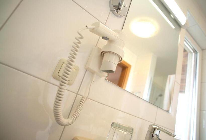 Comfort room with balcony, Alpenblick Attersee Seiringer Kg