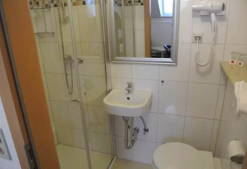 Standard Yhden Hengen Huone, Am Kamin