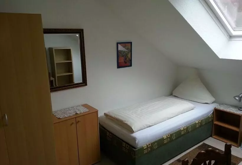 Standard Yhden Hengen Huone, Am Kamin