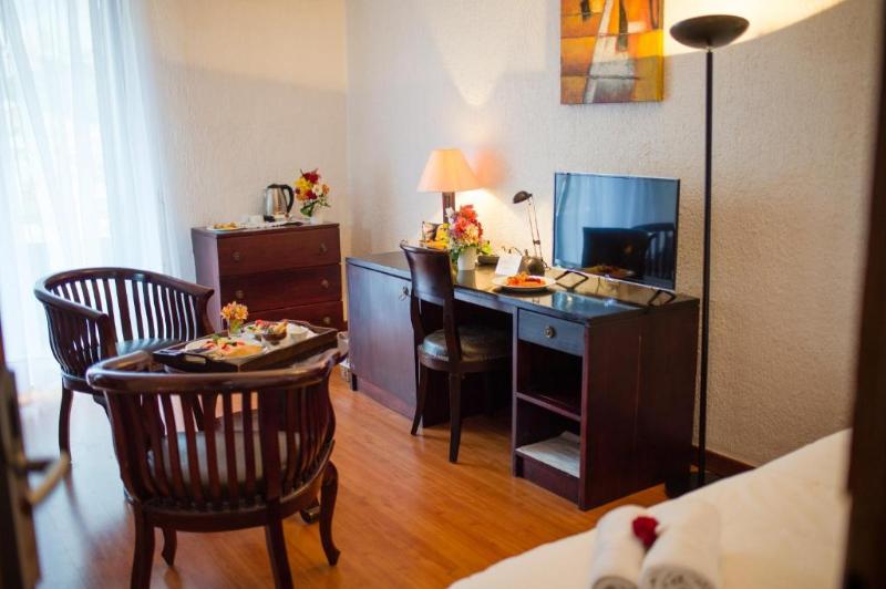 Люкс Кровать Кинг, Comfort Suites North