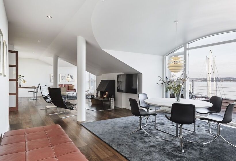 海の見えるエクゼクティブスイート, Comwell Kongebrogaarden