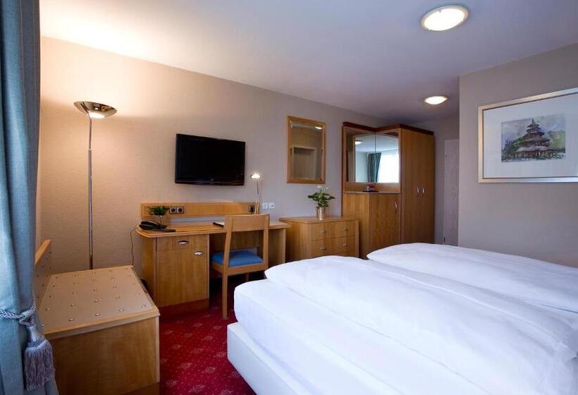 Номер Стандарт, Das Kleine Ritz