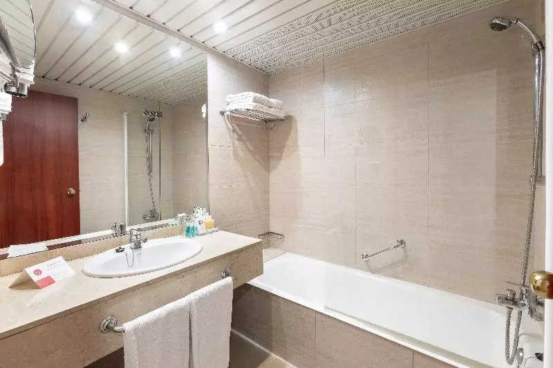 اتاق استاندارد با تخت بزرگ, Hampton Inn & Suites Greenfield