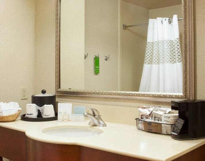 جناح, Hampton Inn & Suites Brownsville