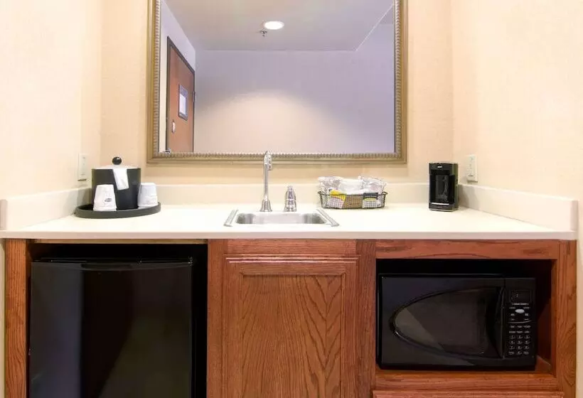 سوییت, Hampton Inn & Suites Brownsville
