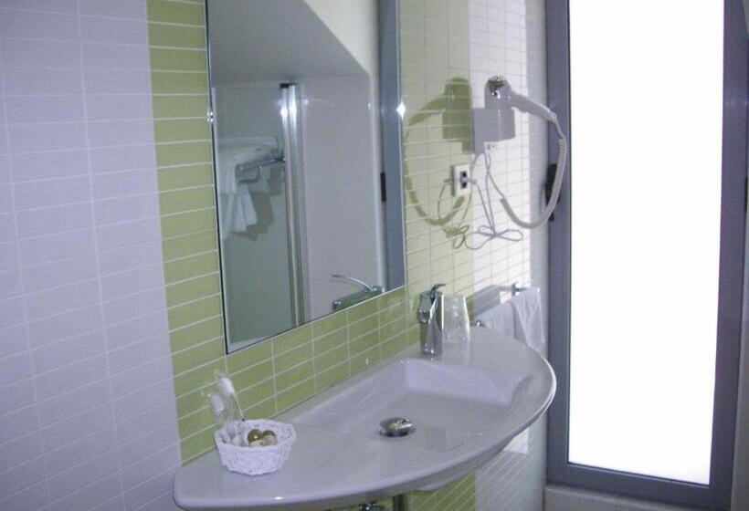 اتاق استاندارد با تراس, La Traina