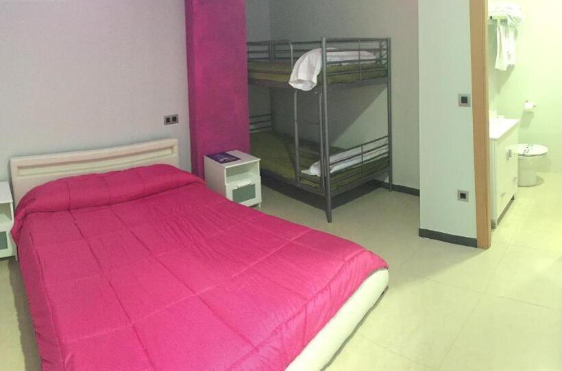 اتاق استاندارد چهار تخته, La Traina