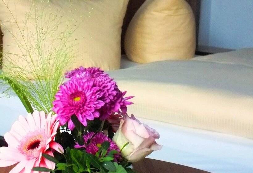 标准三人间, Löwen