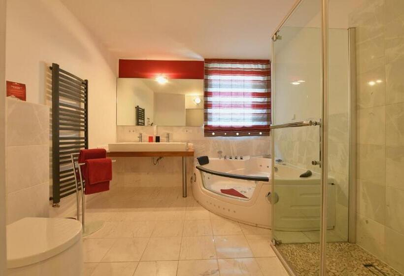 Полулюкс, Skyhotel Merseburg