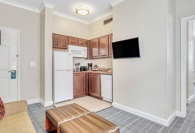 스위트 킹사이즈 침대, Staybridge Suites Savannah Historic District, An Ihg