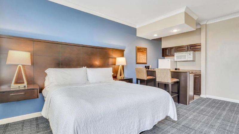 스탠다드 스튜디오 킹침대, Staybridge Suites Savannah Historic District, An Ihg