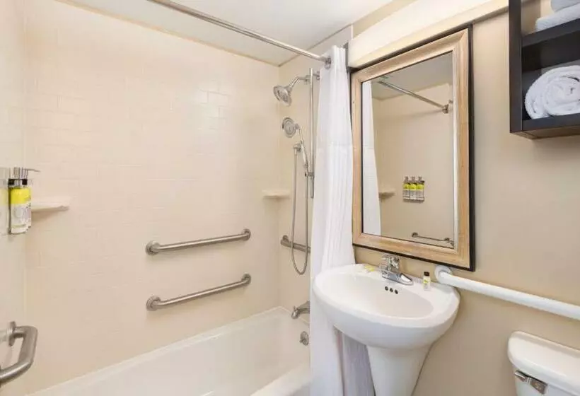 身障者適用スタンダードルーム, Staybridge Suites Savannah Historic District, An Ihg
