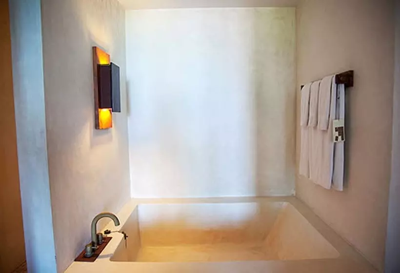 سوئیت خانواده 2 خوابه, The Kala Samui