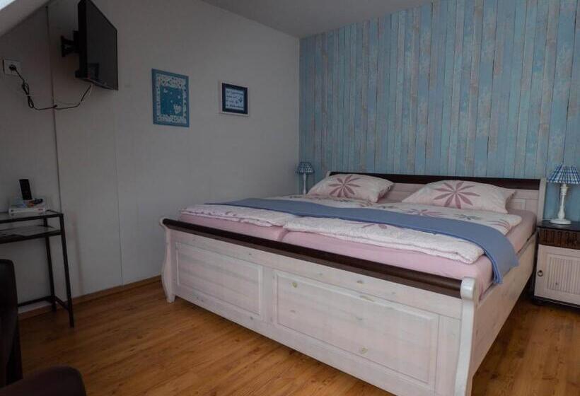 غرفة قياسية, Wegeners Landhaus Ug