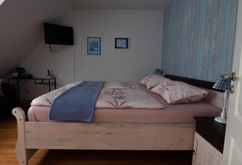 غرفة قياسية, Wegeners Landhaus Ug