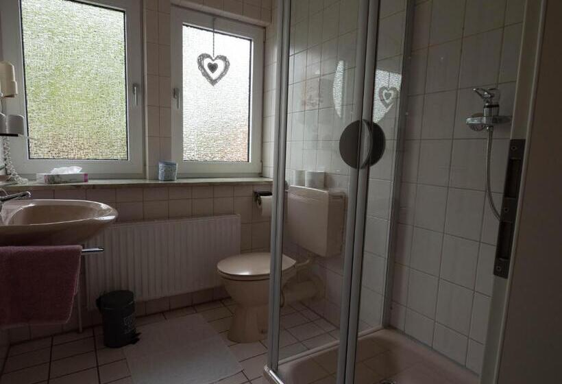 غرفة قياسية, Wegeners Landhaus Ug