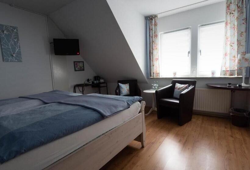 Номер Стандарт, Wegeners Landhaus Ug