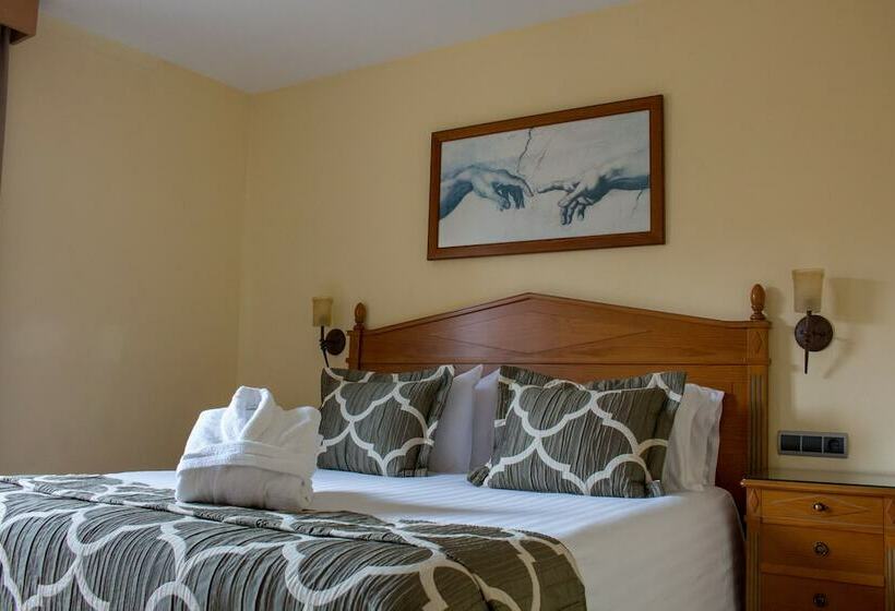 Апартаменты Классик 1 Спальня, Macdonald Dona Lola Club