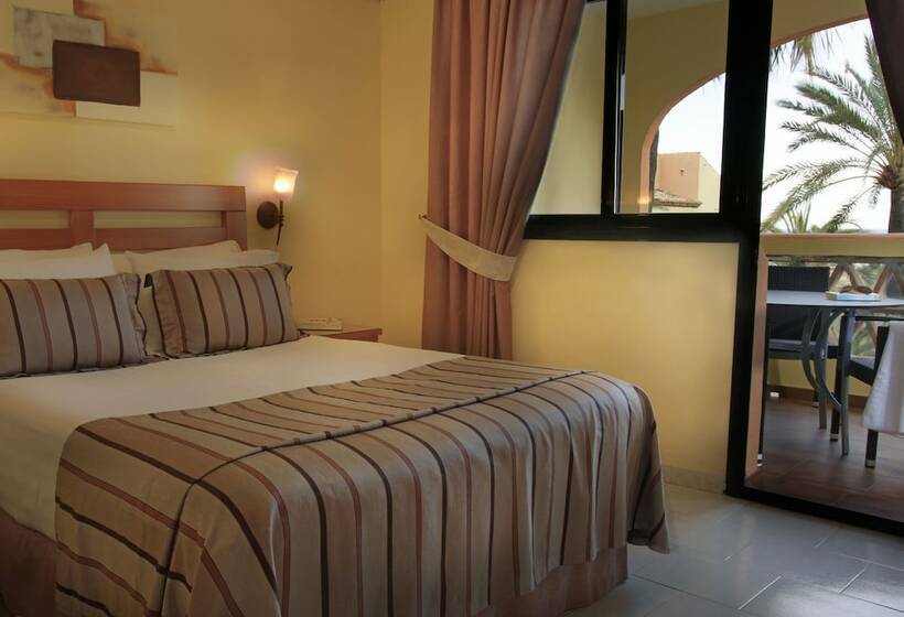 Апартаменты Классик 1 Спальня, Macdonald Dona Lola Club