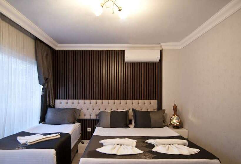 اتاق خانوادگی, Broken Column