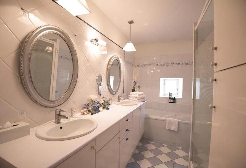 جناح جونيور, Chateau De Lantic