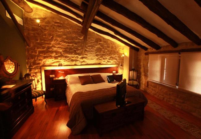 スーペリアールーム, Del Sitjar