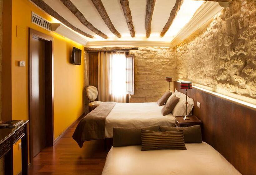 スタンダードトリプルルーム, Del Sitjar