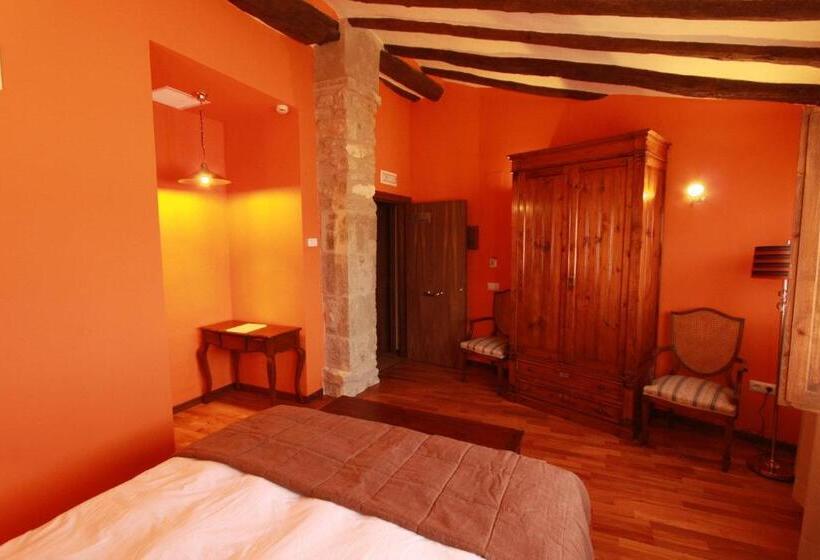 スーペリアールーム, Del Sitjar