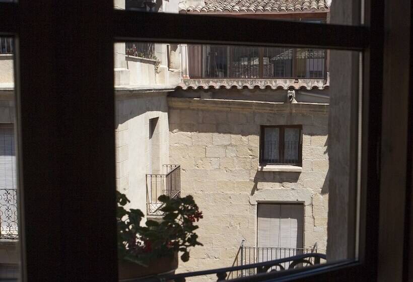 スタンダードルーム, Del Sitjar