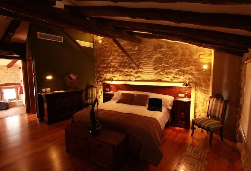 スーペリアールーム, Del Sitjar