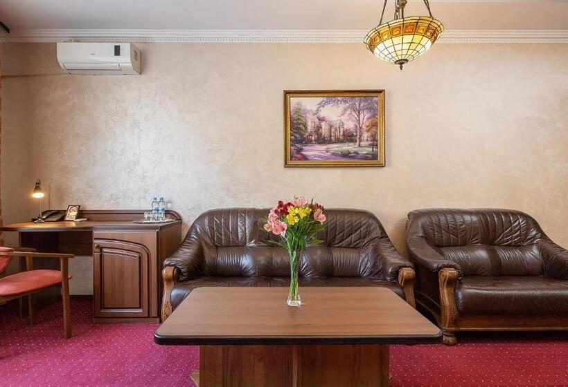 سوییت جونیور, Edem Hotel Lviv