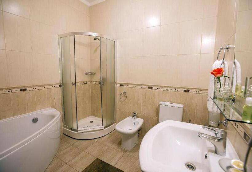سوییت, Edem Hotel Lviv
