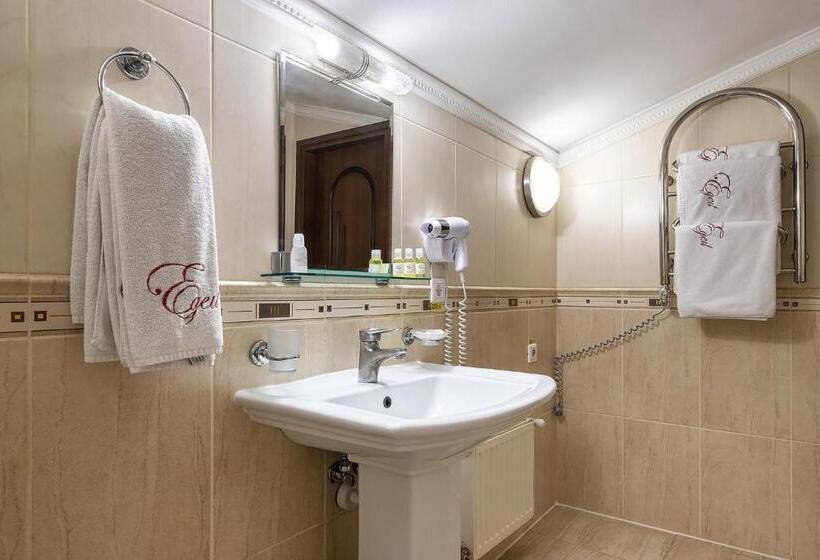 اتاق خانوادگی, Edem Hotel Lviv